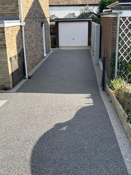 wakefield resin driveway anthracite silver border 06