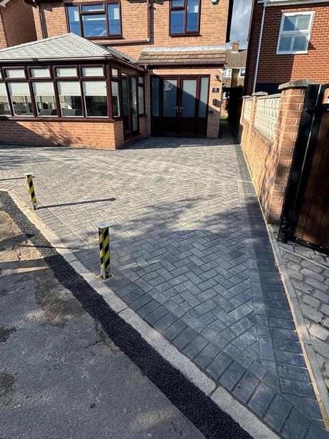 granite paved driveway charcoal border barnsley 01